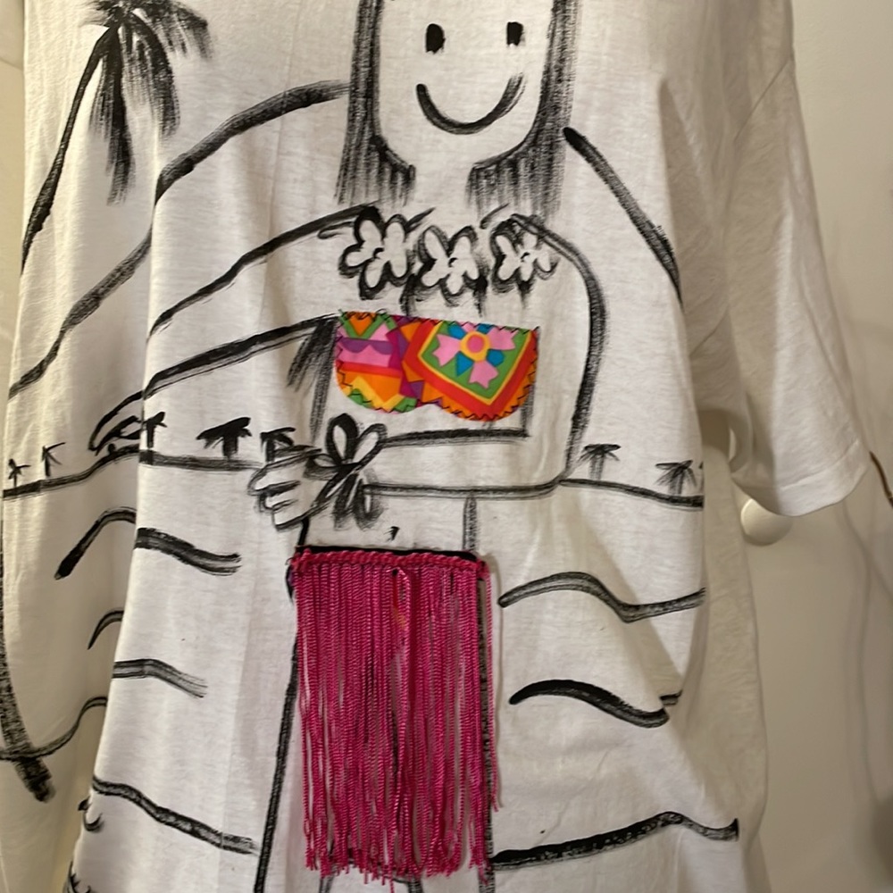 Hand painted Hawaiian t-shirt with fringe skirt - Picture 3 of 7